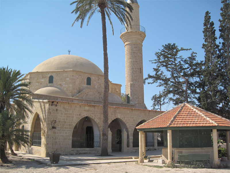 Архитектурный комплекс мечети Хала Султан Текке строился несколько веков