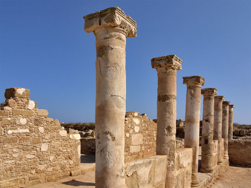 В античном Пафосе сохранилось много оригинальных построек